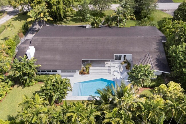 Building Photo - 5780 Las Palmas Dr