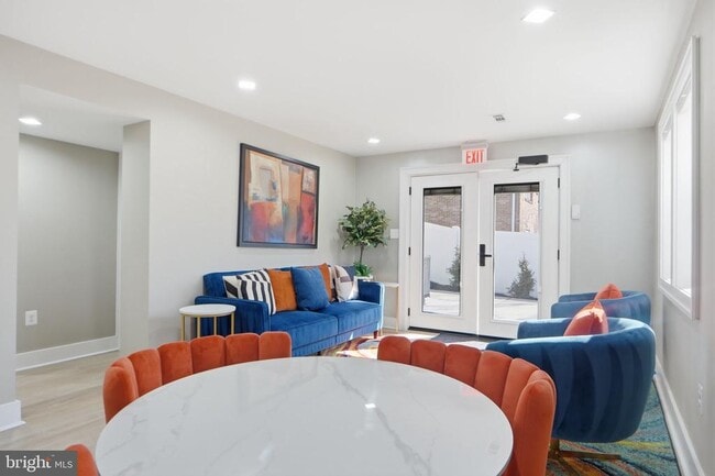 Building Photo - 6314 Barrs Ln