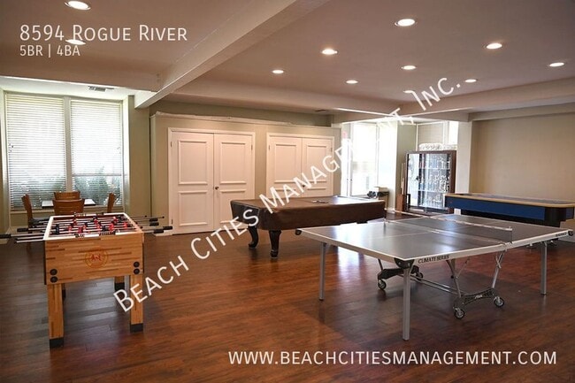 Building Photo - 8594 Rogue River Ave