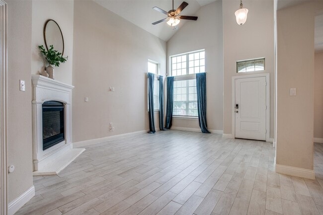Building Photo - 1304 Wildflower Wy