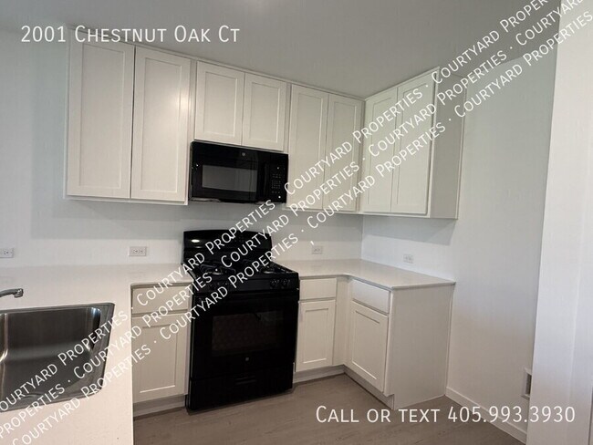 Building Photo - 2001 Chestnut Oak Ct