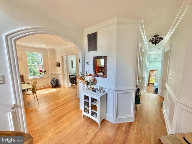 Building Photo - 7538 Morningside Dr NW