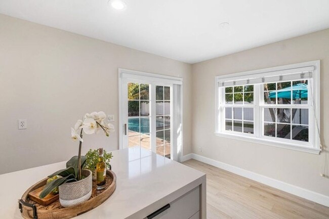 Building Photo - 518 Gardenia Terrace