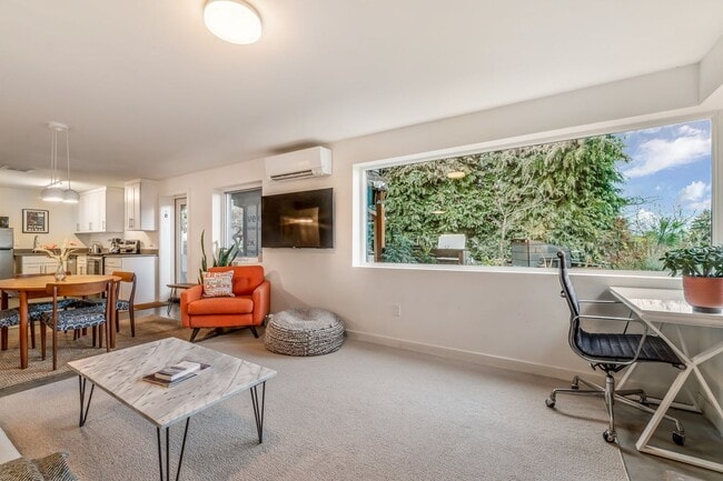 Building Photo - Fully Furnished, 2 Bedroom Rental - Great ...