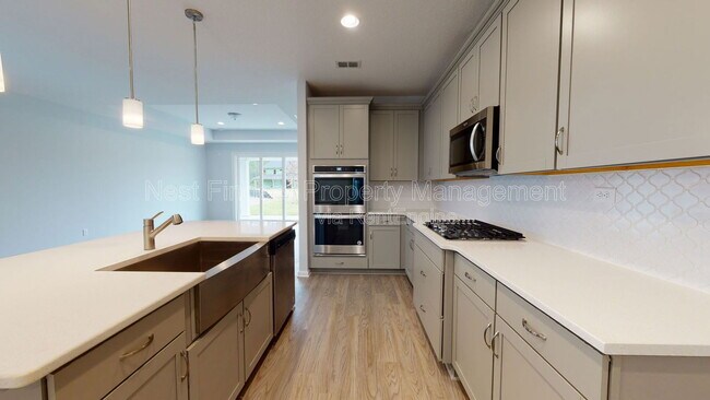 Building Photo - 443 Watervale Dr