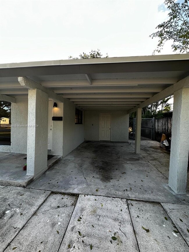 Building Photo - 2021 NW 12th Ave