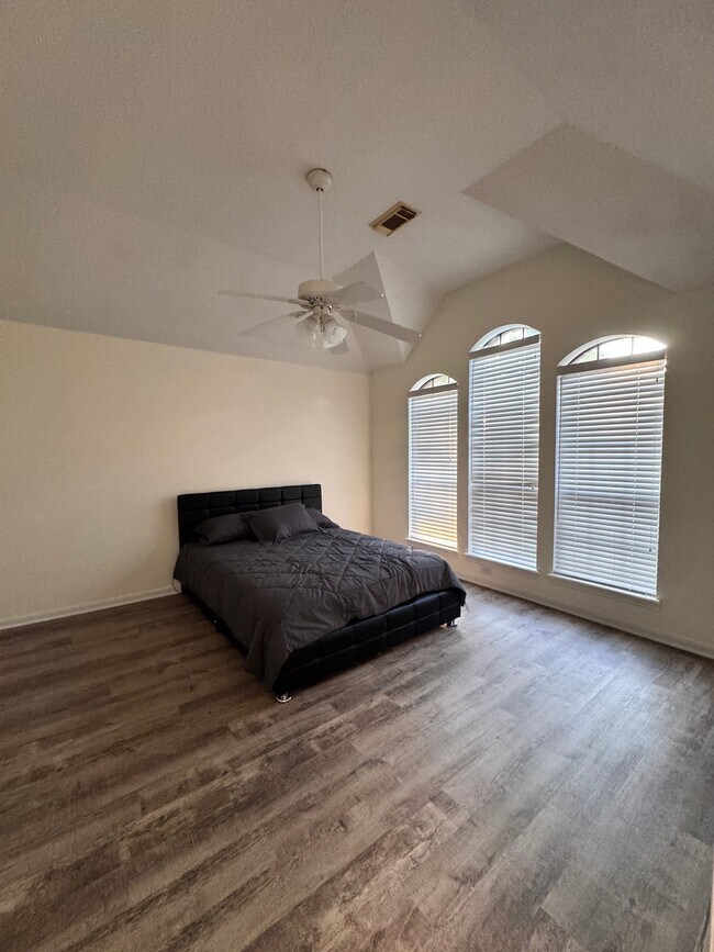 Building Photo - 8215 Turnmill Ct