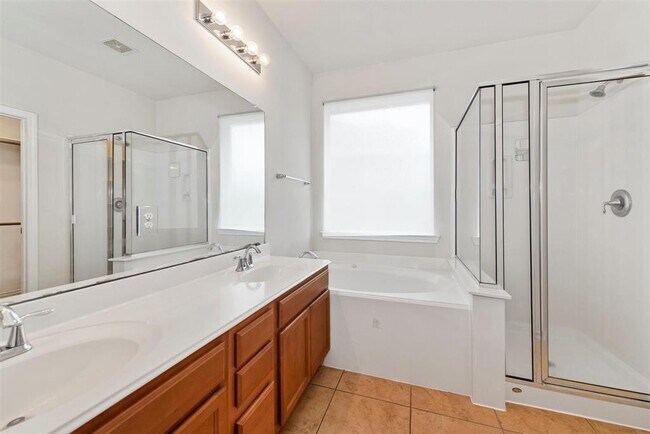 Building Photo - 35 Quillwood Pl