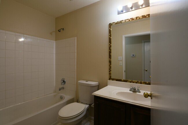 Building Photo - 8611 Texas Acorn Ave