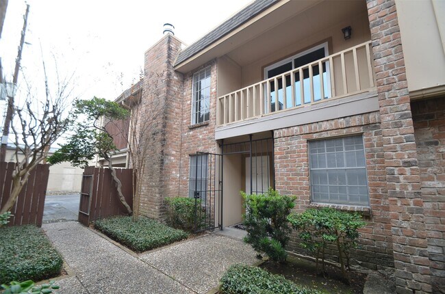 Building Photo - 5524 Beverly Hill St