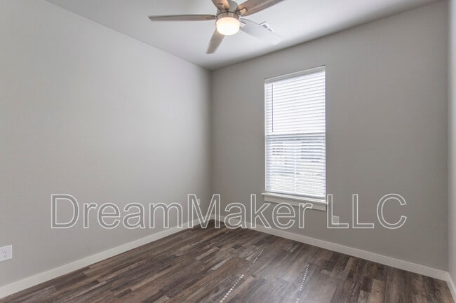 Building Photo - 3141 SE 35th St