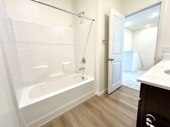 Building Photo - Brand new Townhome!   Summerlin West