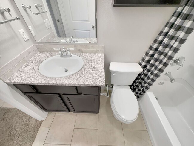 Building Photo - Fabulous 3/2/2 home in Bell Farms - Cooper...