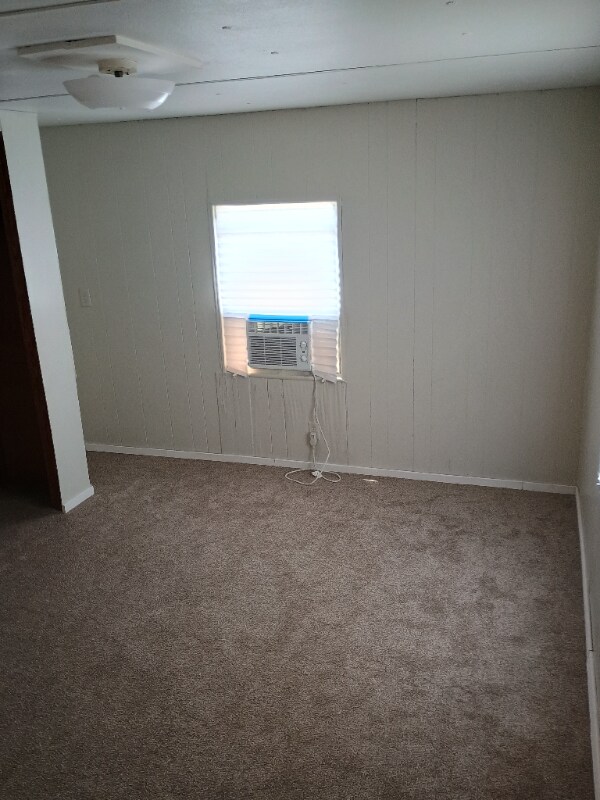 Building Photo - 129 SE Camelot Loop