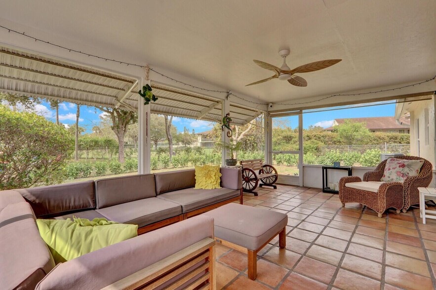 Building Photo - 129 Village Cir