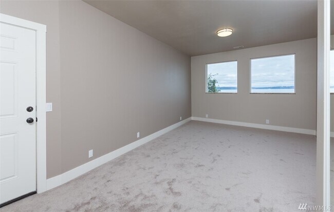 Building Photo - Amazing Dash Point Beach Front Home!
