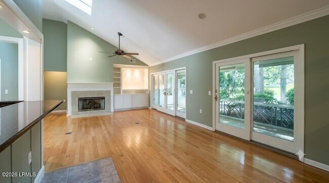 Building Photo - 1305 Rowland Dr
