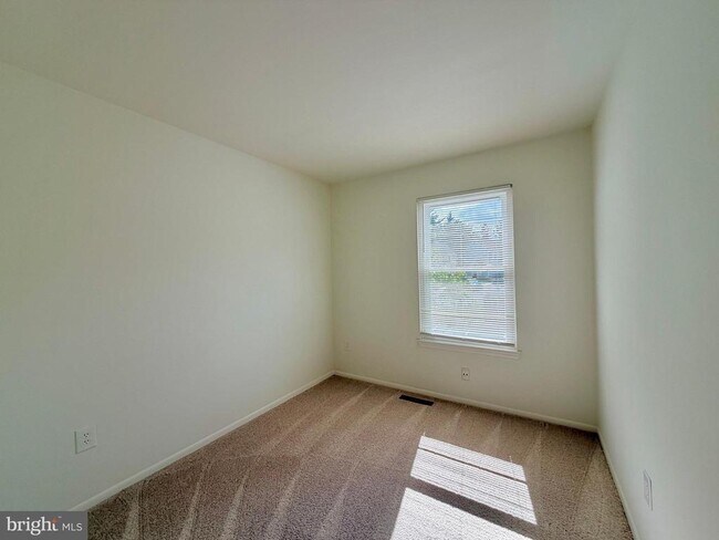 Building Photo - 6064 Majors Ln
