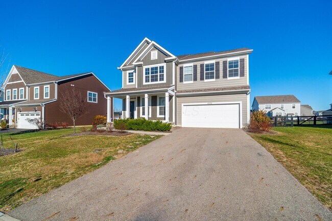 Building Photo - 4032 Stonehill Wy