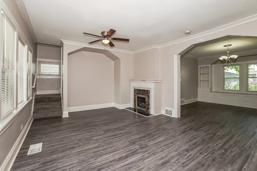 Building Photo - 3463 W 128th St