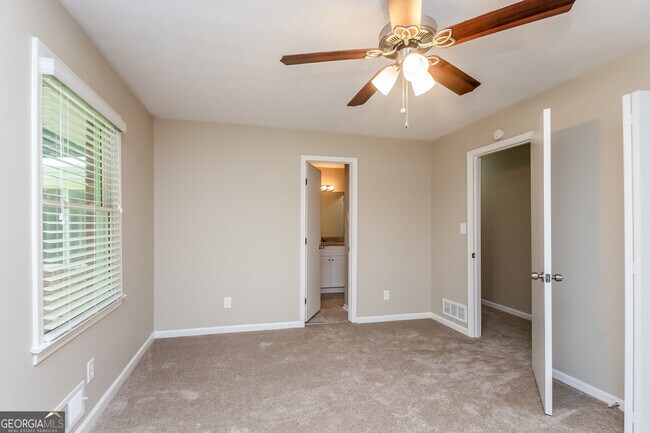 Building Photo - 1420 Denfield Ct