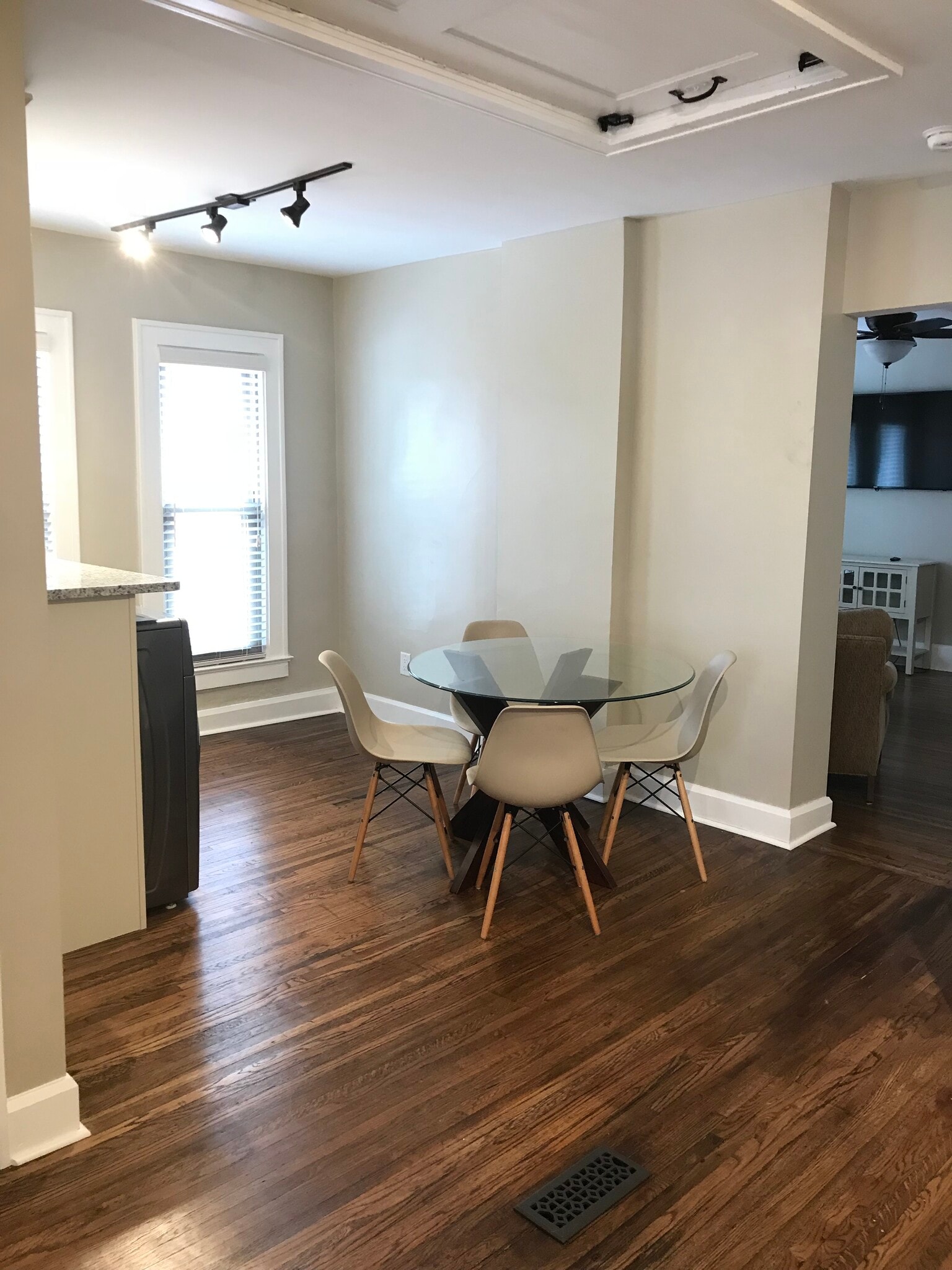 Unit C - Dining - 37 W Tompkins St