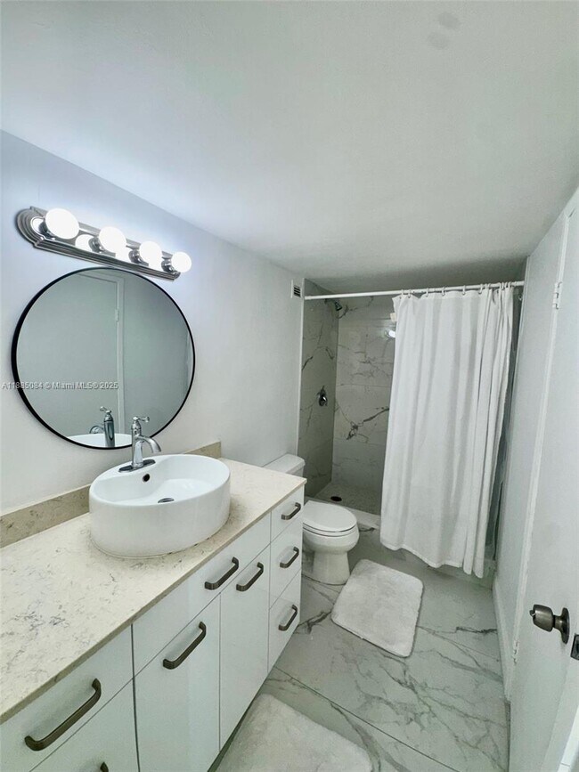 Building Photo - 1351 NE Miami Gardens Dr