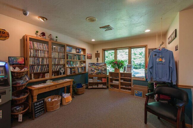 Building Photo - 1702 Forest Ridge Rd