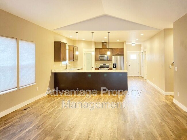 Building Photo - 106 S 21st. St.