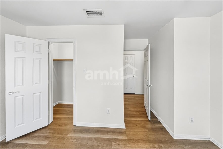 Building Photo - 1009 Atlanta Dr