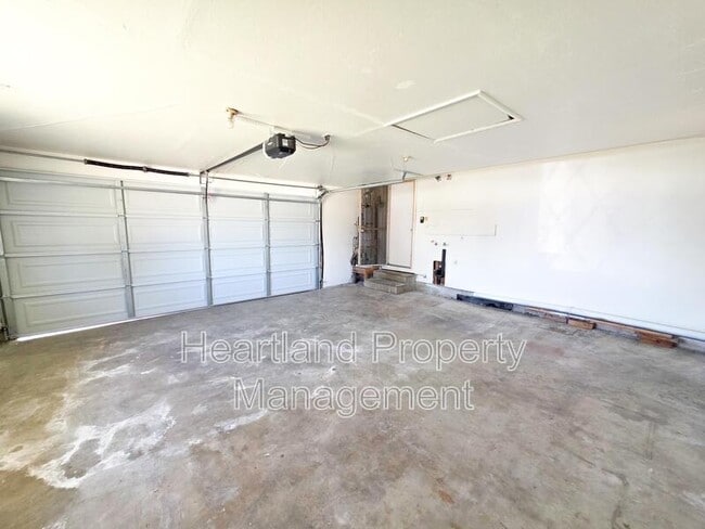 Building Photo - 8725 Kelso St