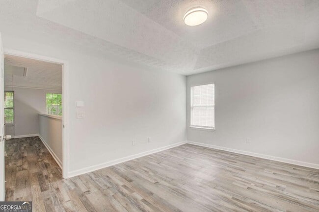 Building Photo - 2470 Stonegate Dr