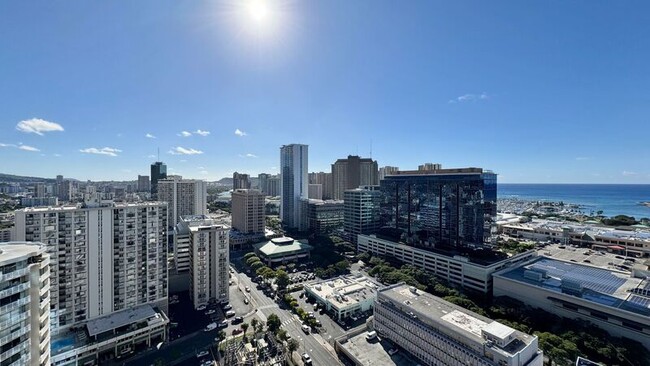 Building Photo - 629 Ke’eaumoku St