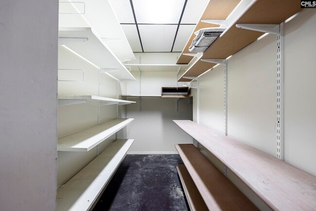 Building Photo - 251 Shoreline Dr