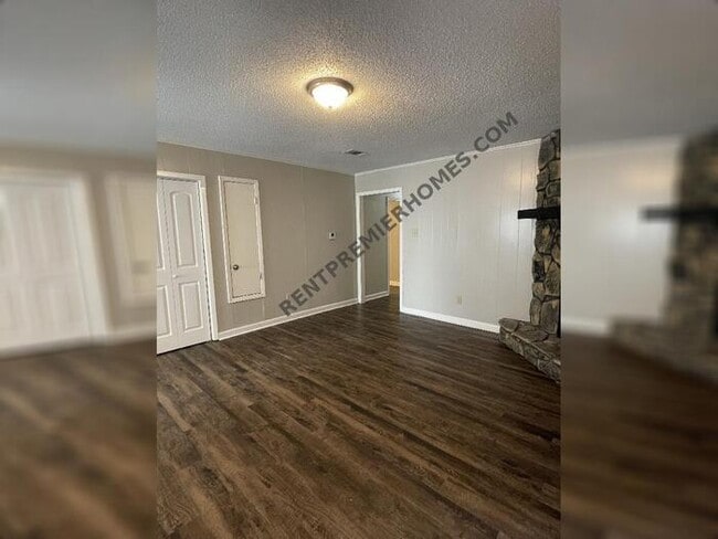 Building Photo - 10001 Forester Cove