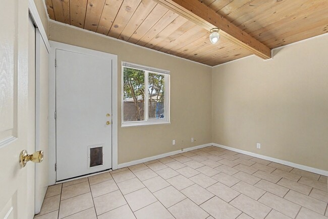 Building Photo - 1423 Wendell Way