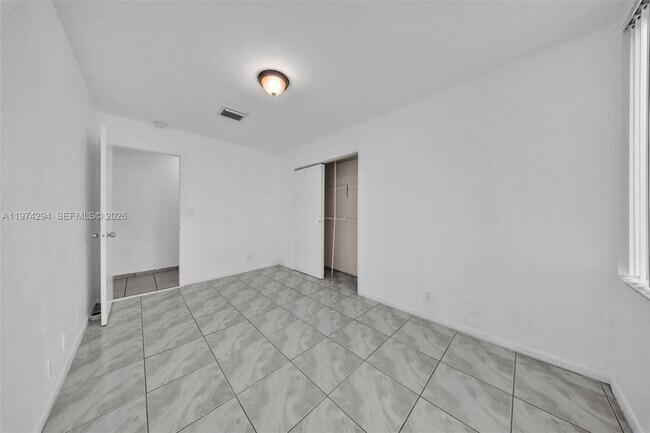 Building Photo - 1853 SW 17th St