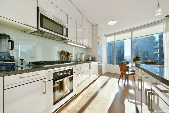 Building Photo - 338 Spear St