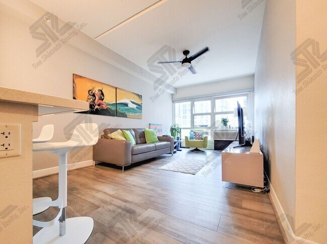 Building Photo - AVAILABLE SOON - 1BR / 1Bath / 1Pkg - Rent...