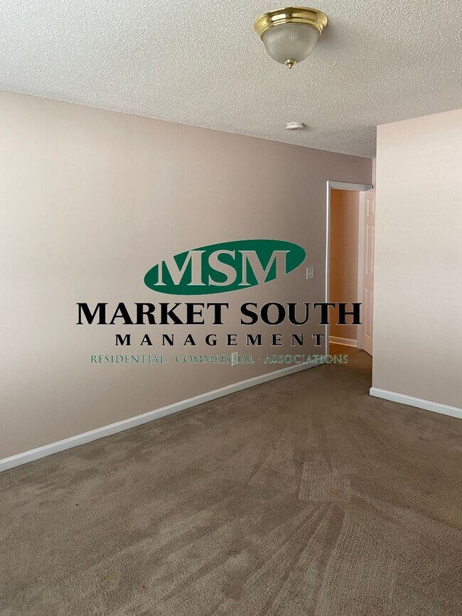 Building Photo - **APPLICATION PENDING!!**  BENTON BLVD BEAUTY -- ARBOR VILLAGE