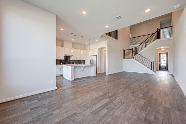 Building Photo - 6570 Scarlet Pond Ln