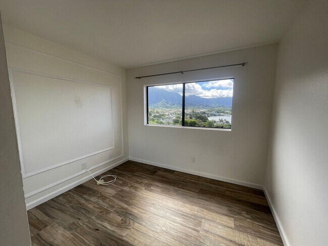 Building Photo - Beautiful 2 bedroom, 2 bath townhome