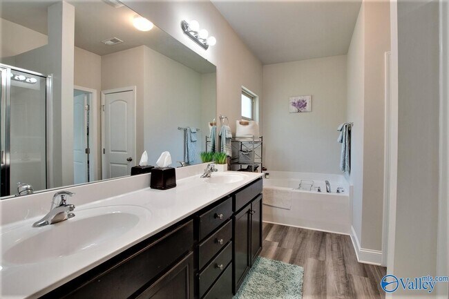 Building Photo - 155 Grey Fawn Trail