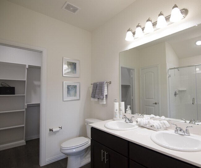 Building Photo - 178 Northwestern Ave