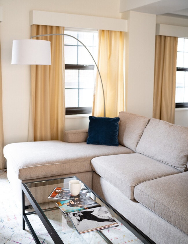 Building Photo - 411 E 50th St