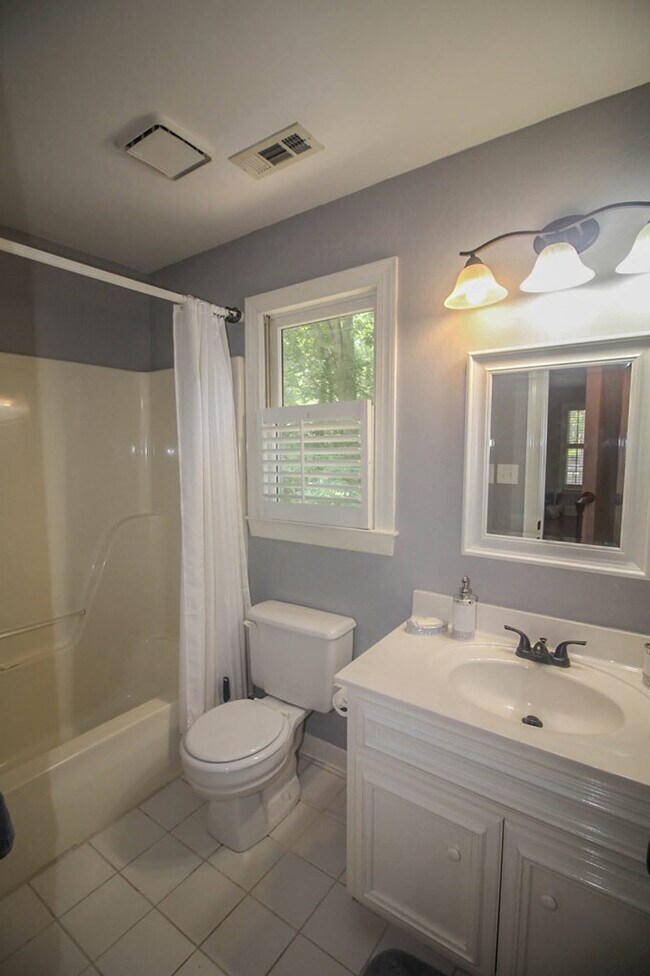 Building Photo - 4265 Deerwood Ln