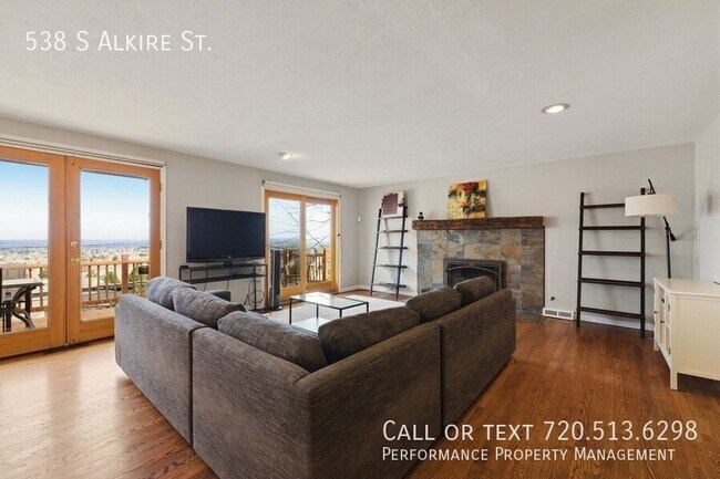 Building Photo - 538 S Alkire St