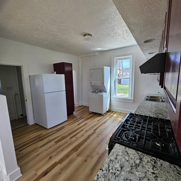 Building Photo - 1351 7th Ave