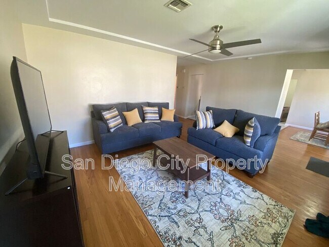 Building Photo - 5442 San Onofre Terrace