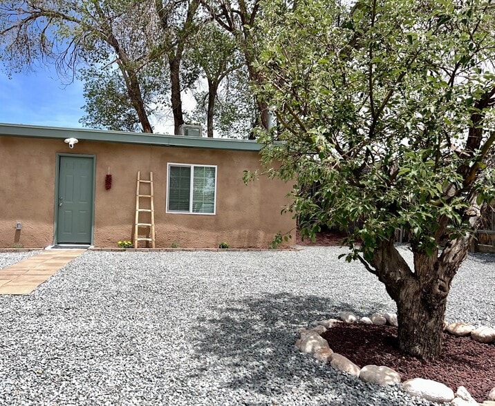 Front yard / Private Fenced in area - 1702 Agua Fria St
